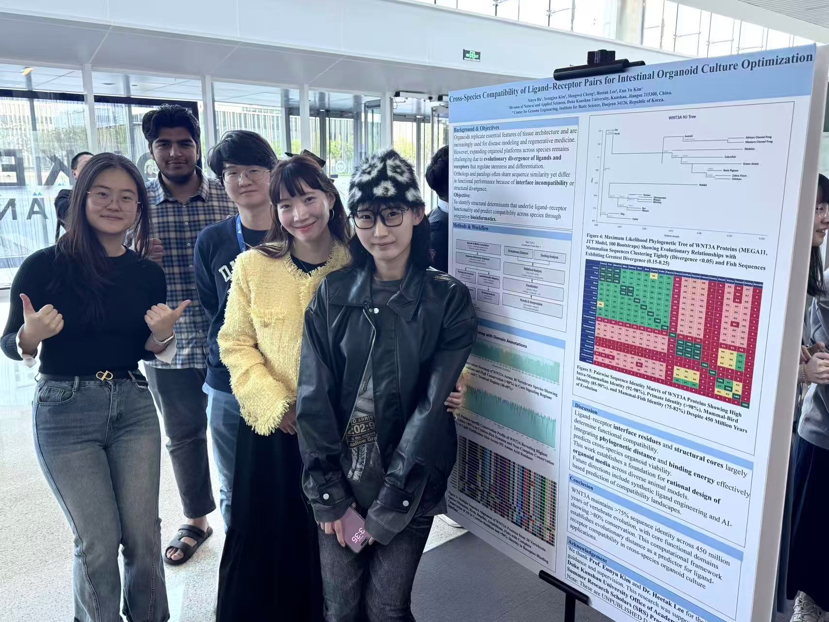 CReAtE Lab member Xinyu Hu discusses her work with attendees